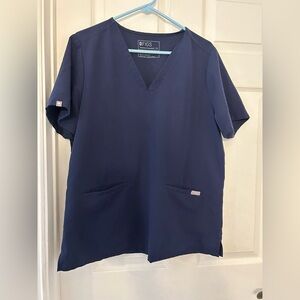 FIGS Women’s XL Navy Scrub Top EUC